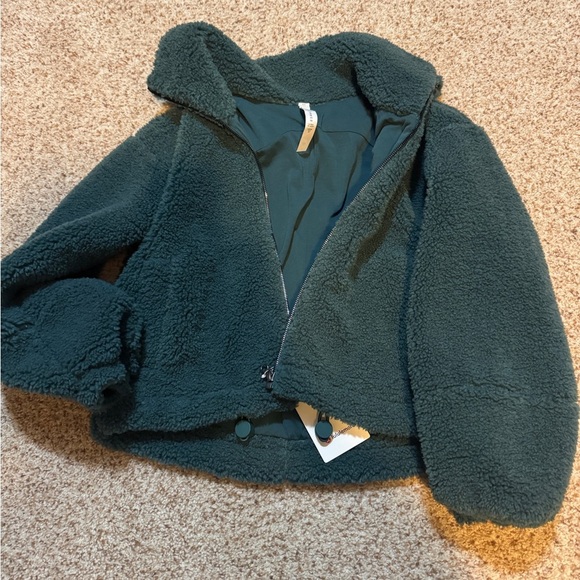 lululemon athletica Other - NWT Lululemon cinchable fleece green jasper size 2 With Tag